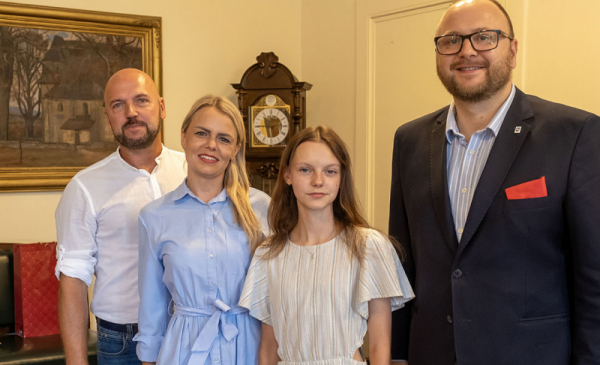 9 lipca 2024 r. z super uczennicą Natalią Radia i jej rodzicami spotkał się Prezydent Torunia Paweł Gulewski.