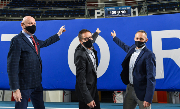 Na zdjęciu: prezydent Michał Zaleski i organizatorzy mistrzostw