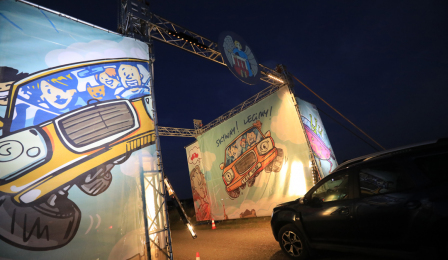 Brama wjazdowa na teren festiwalu Auto Skyway